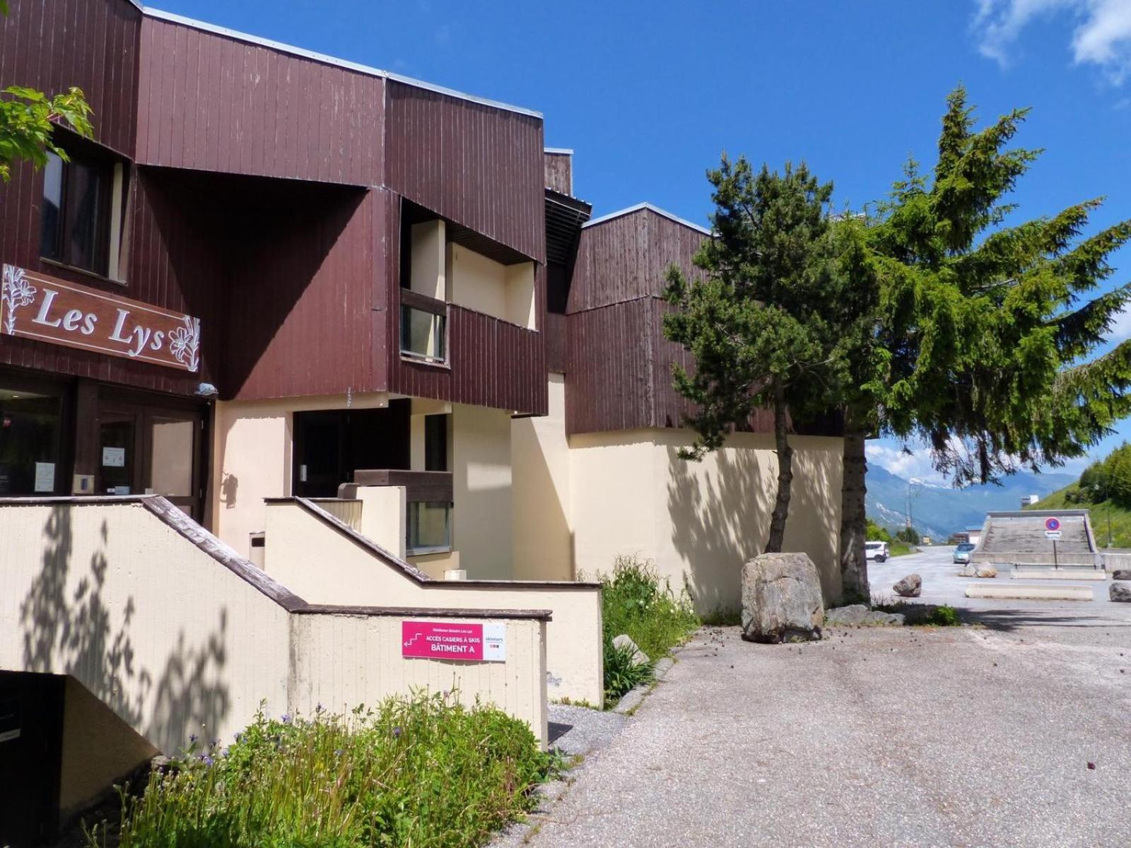 Travelski Home Select - Residence Les Lys Сен-Мартен-де-Бельвиль Экстерьер фото